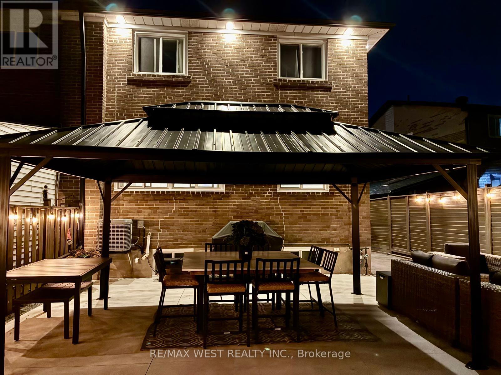 70 Wheatsheaf Crescent, Toronto, Ontario  M3N 1P6 - Photo 32 - W12452323