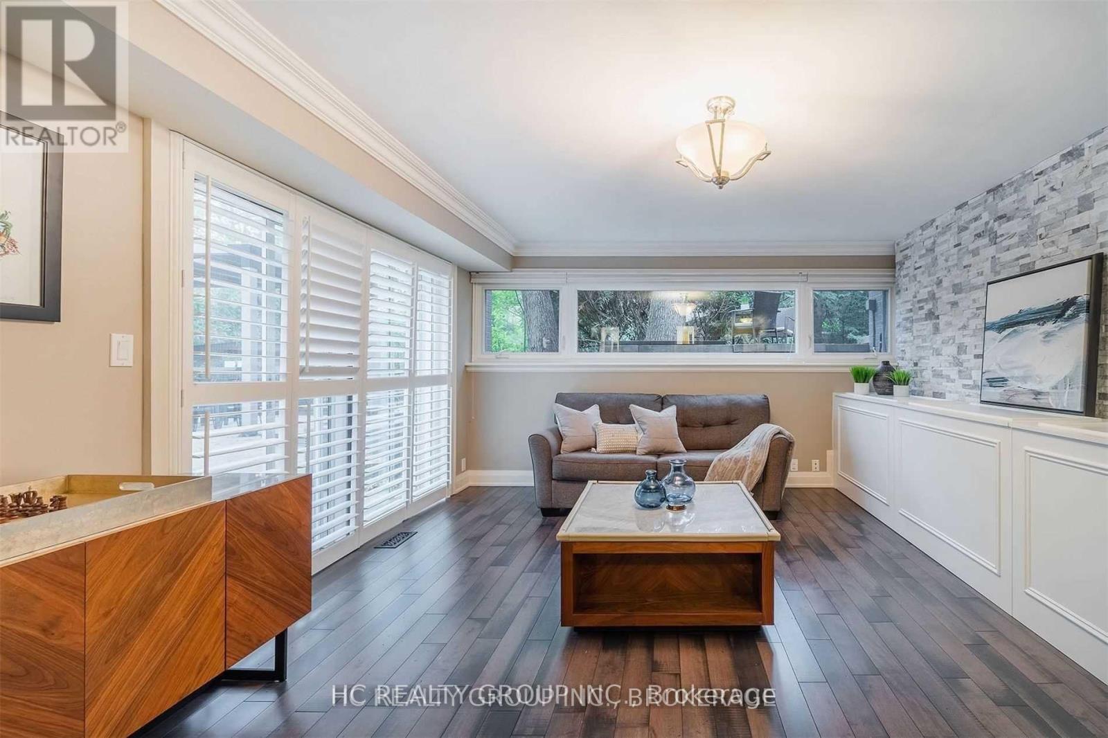 1513 Merrow Road, Mississauga, Ontario  L5J 3C4 - Photo 22 - W12457900