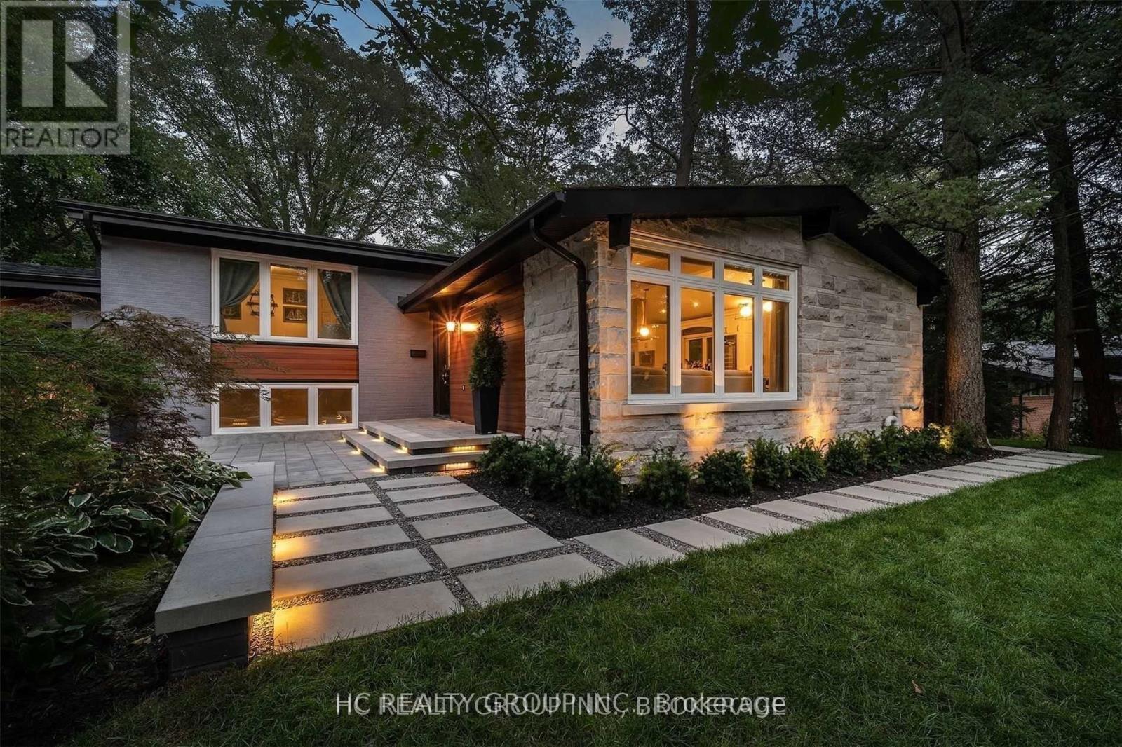 1513 Merrow Road, Mississauga, Ontario  L5J 3C4 - Photo 9 - W12457900