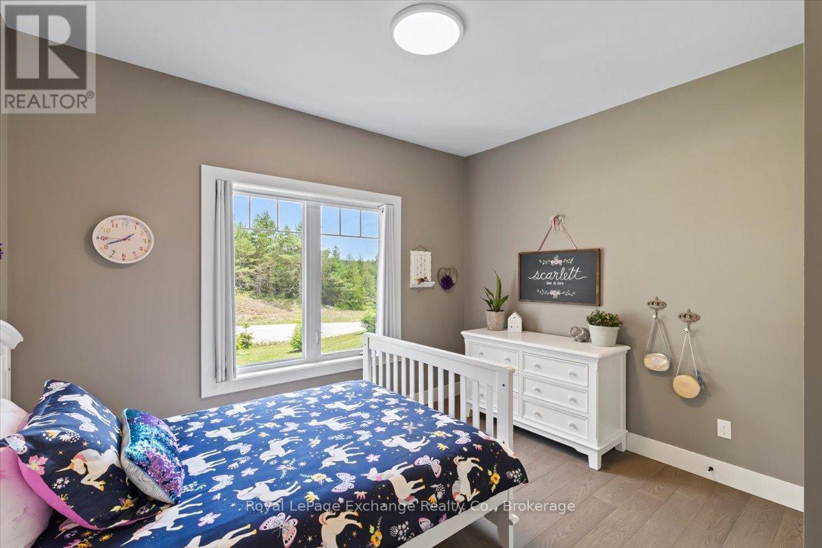 150 Louise Creek Crescent, West Grey, Ontario  N0G 1S0 - Photo 34 - X12457927