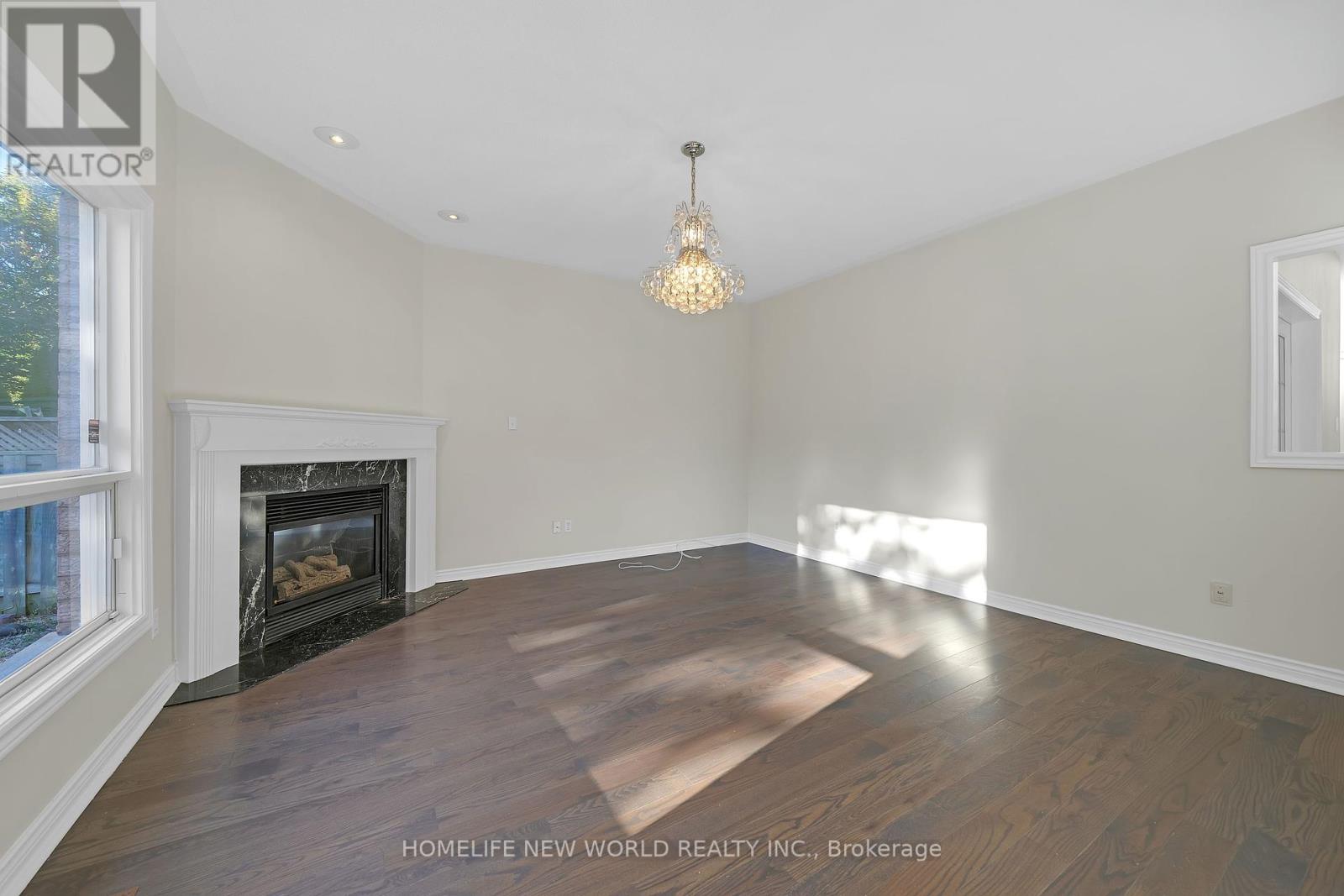 99 Clarendon Drive, Richmond Hill, Ontario  L4B 3W5 - Photo 16 - N12457941