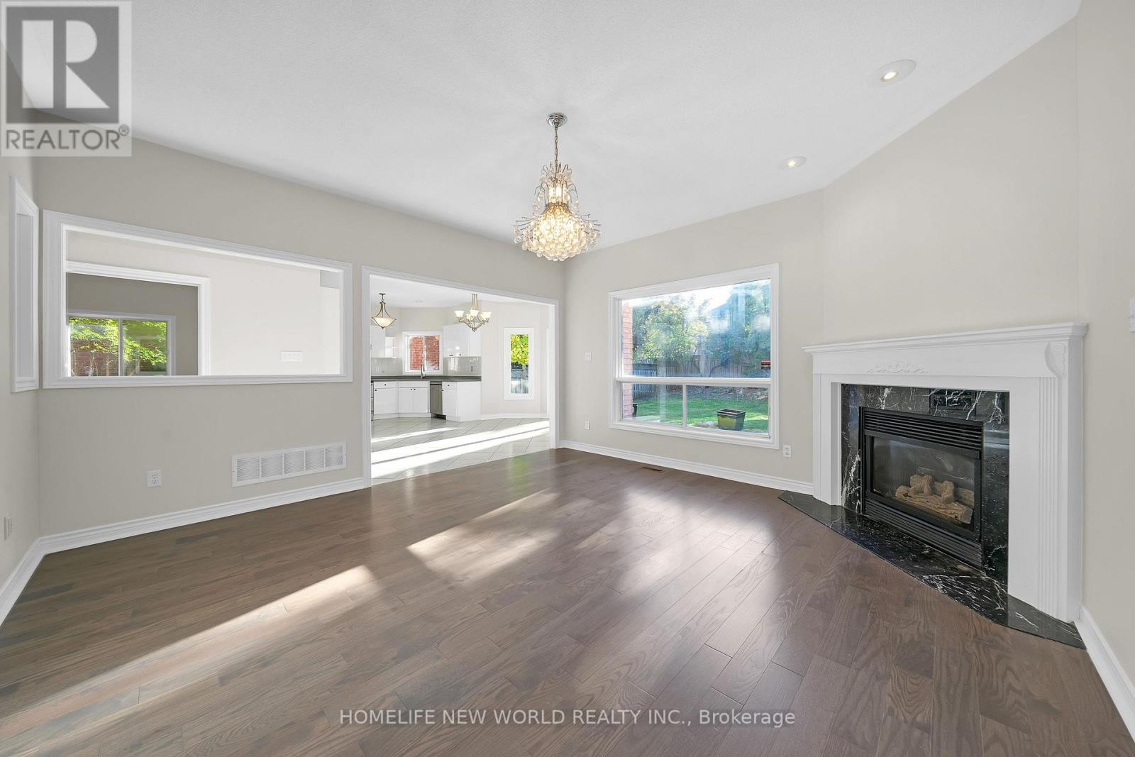 99 Clarendon Drive, Richmond Hill, Ontario  L4B 3W5 - Photo 17 - N12457941