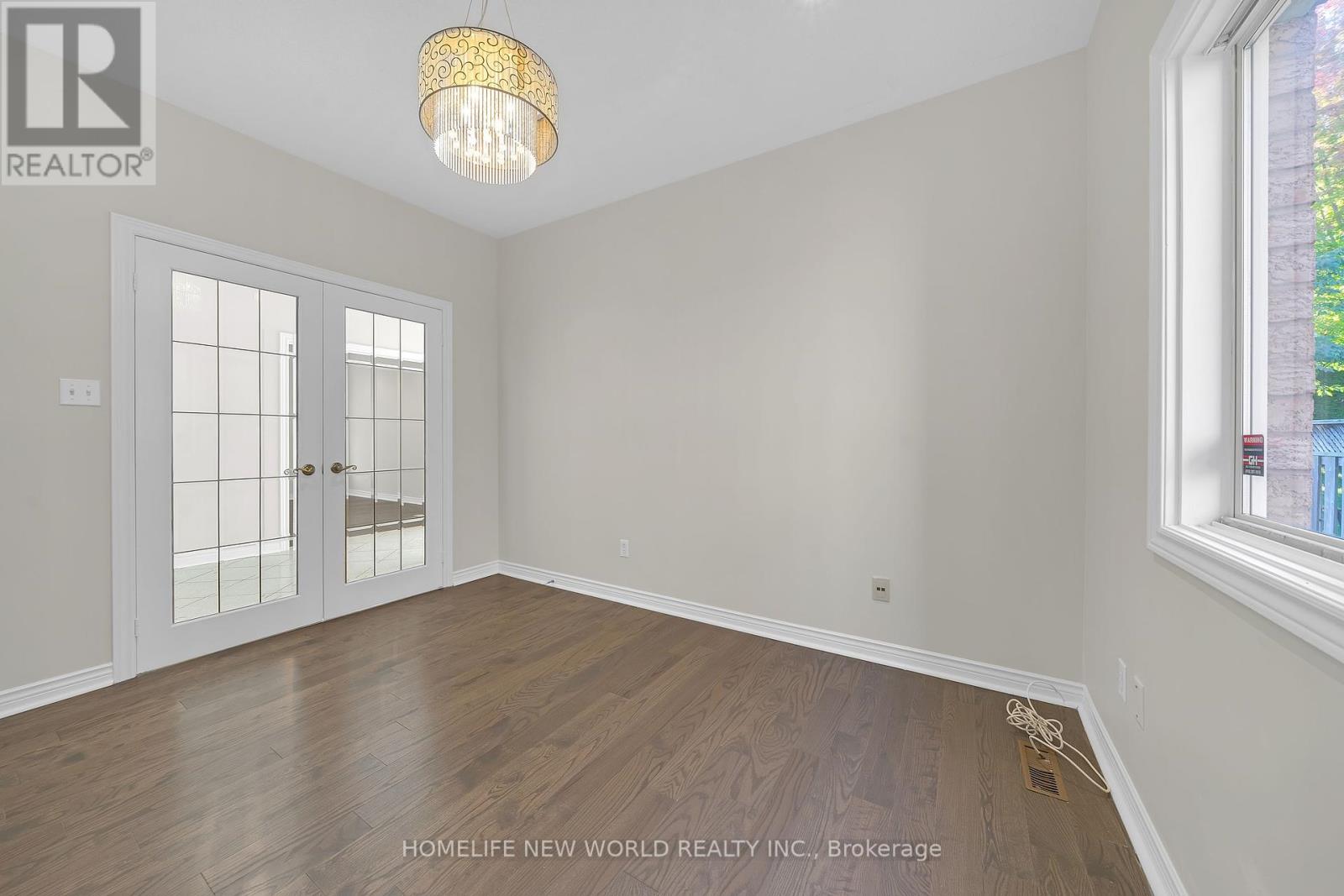 99 Clarendon Drive, Richmond Hill, Ontario  L4B 3W5 - Photo 22 - N12457941