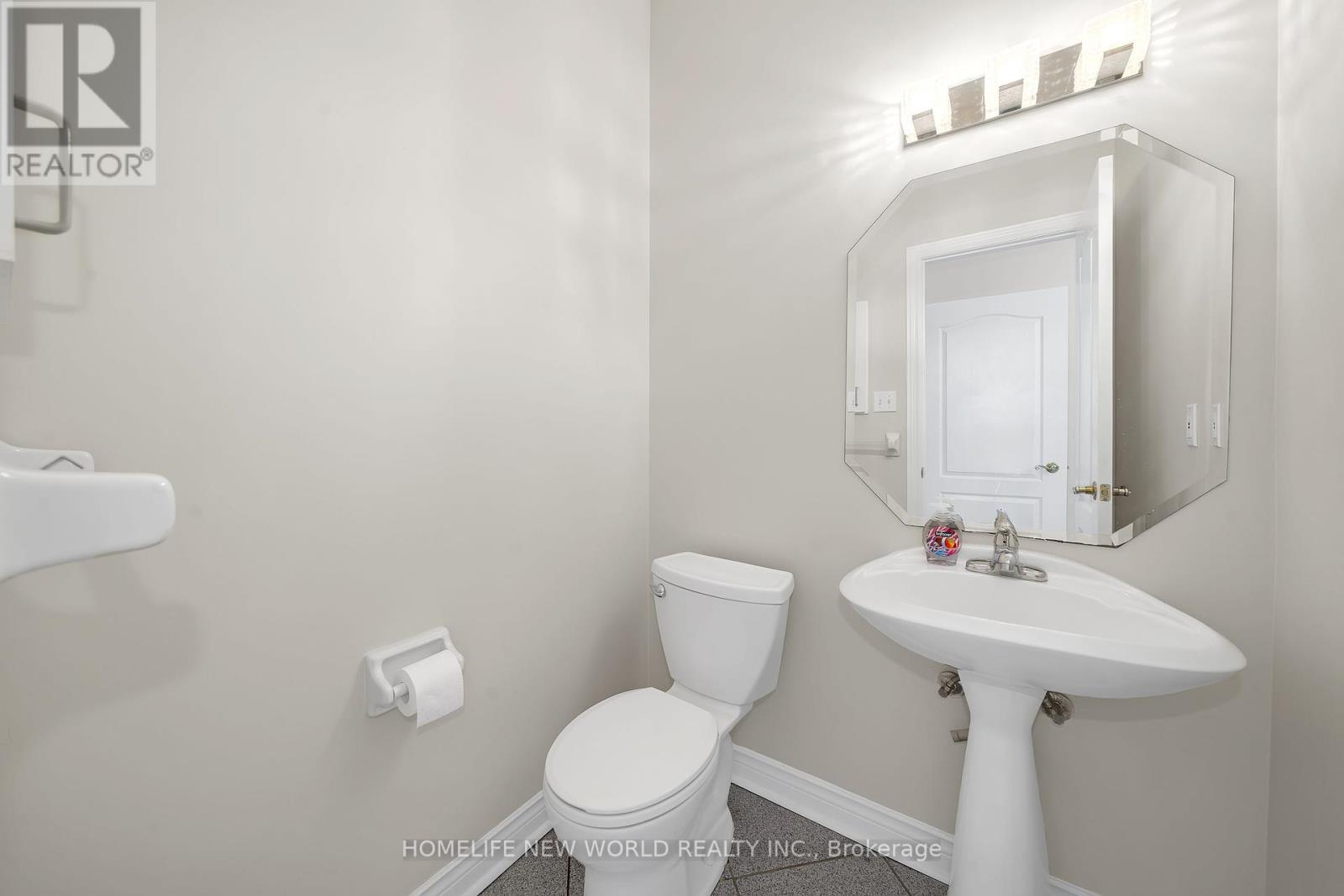 99 Clarendon Drive, Richmond Hill, Ontario  L4B 3W5 - Photo 23 - N12457941
