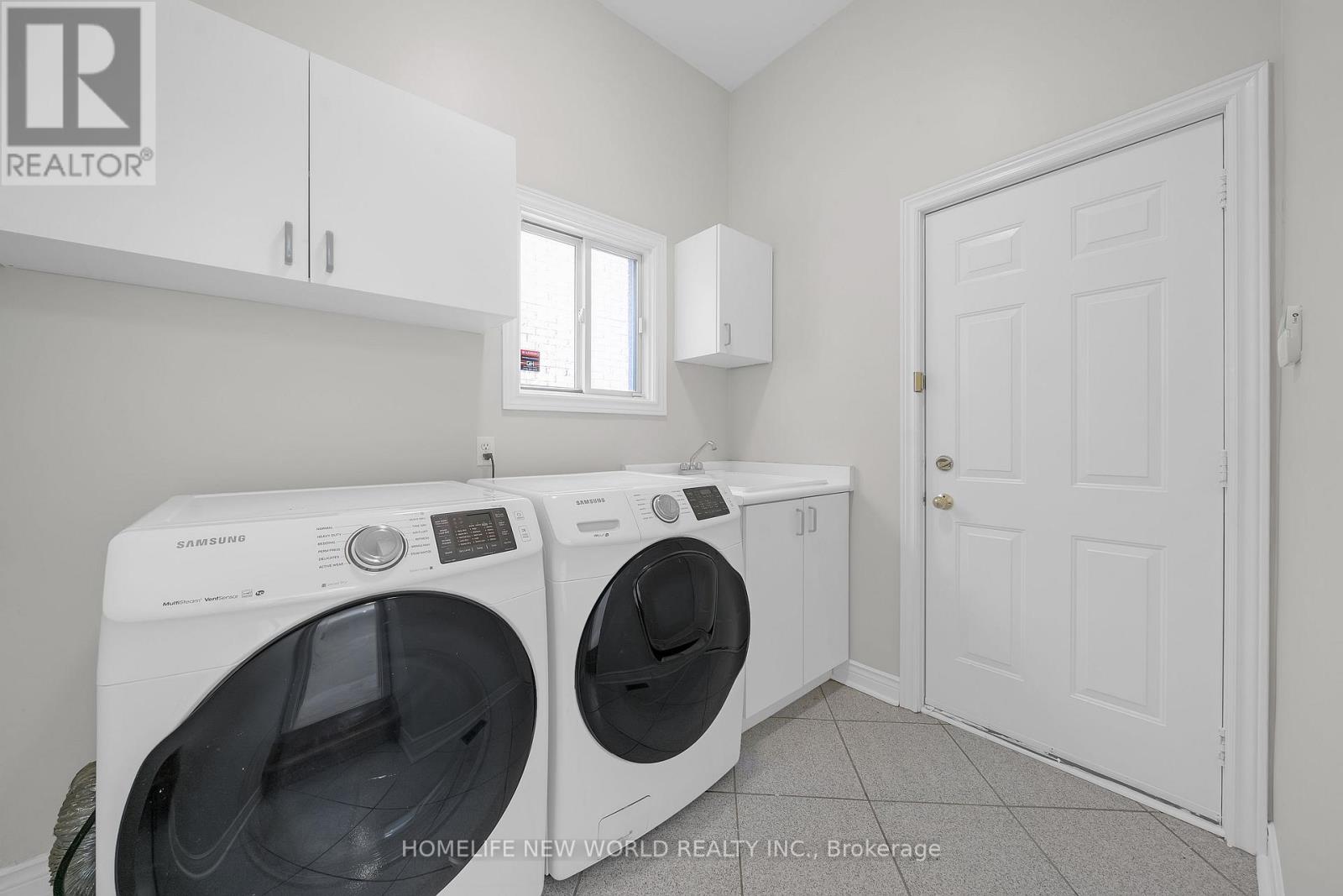 99 Clarendon Drive, Richmond Hill, Ontario  L4B 3W5 - Photo 24 - N12457941