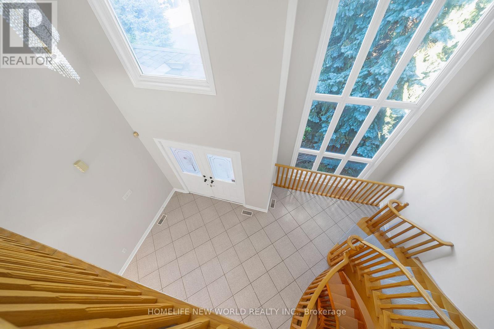 99 Clarendon Drive, Richmond Hill, Ontario  L4B 3W5 - Photo 27 - N12457941