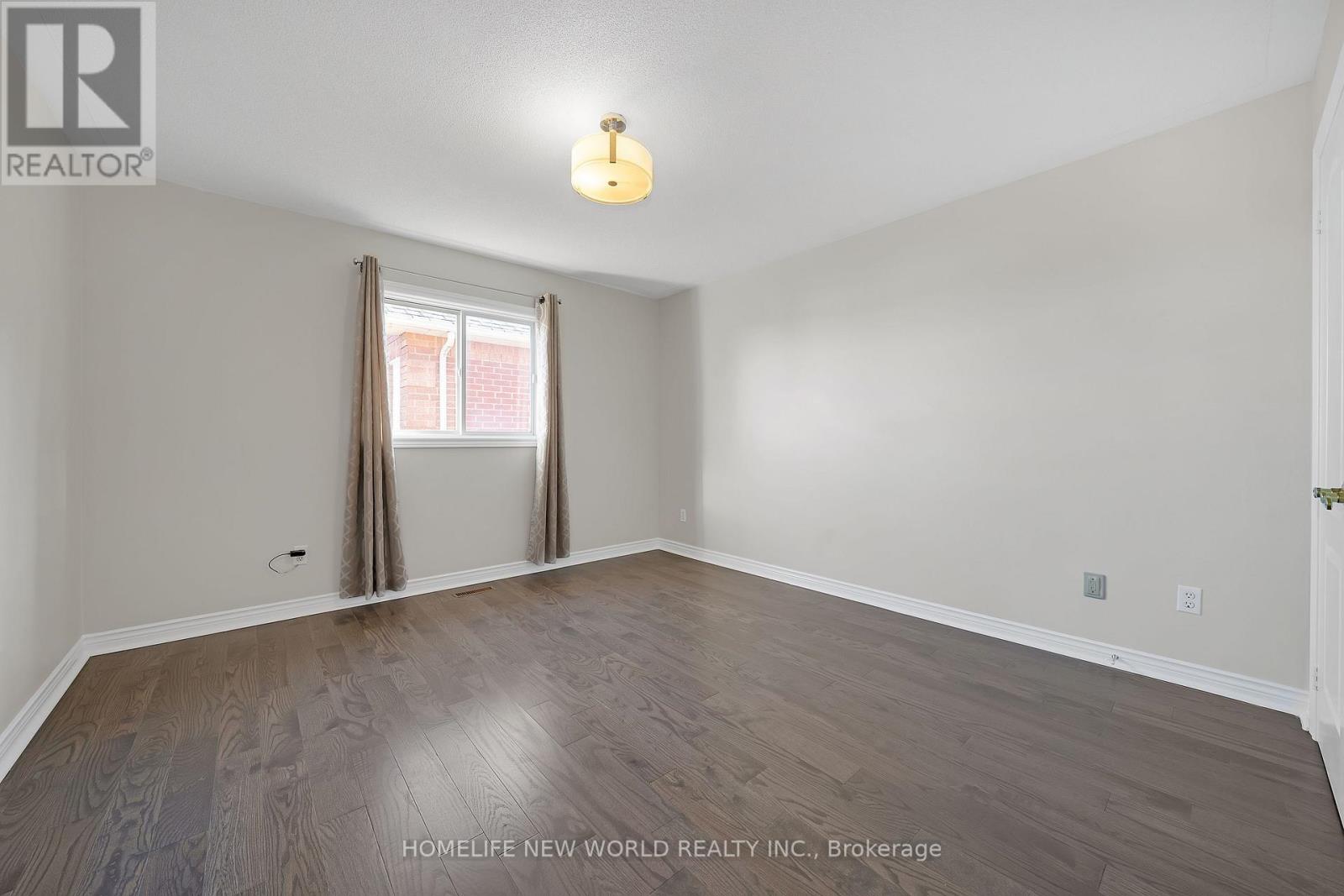 99 Clarendon Drive, Richmond Hill, Ontario  L4B 3W5 - Photo 31 - N12457941