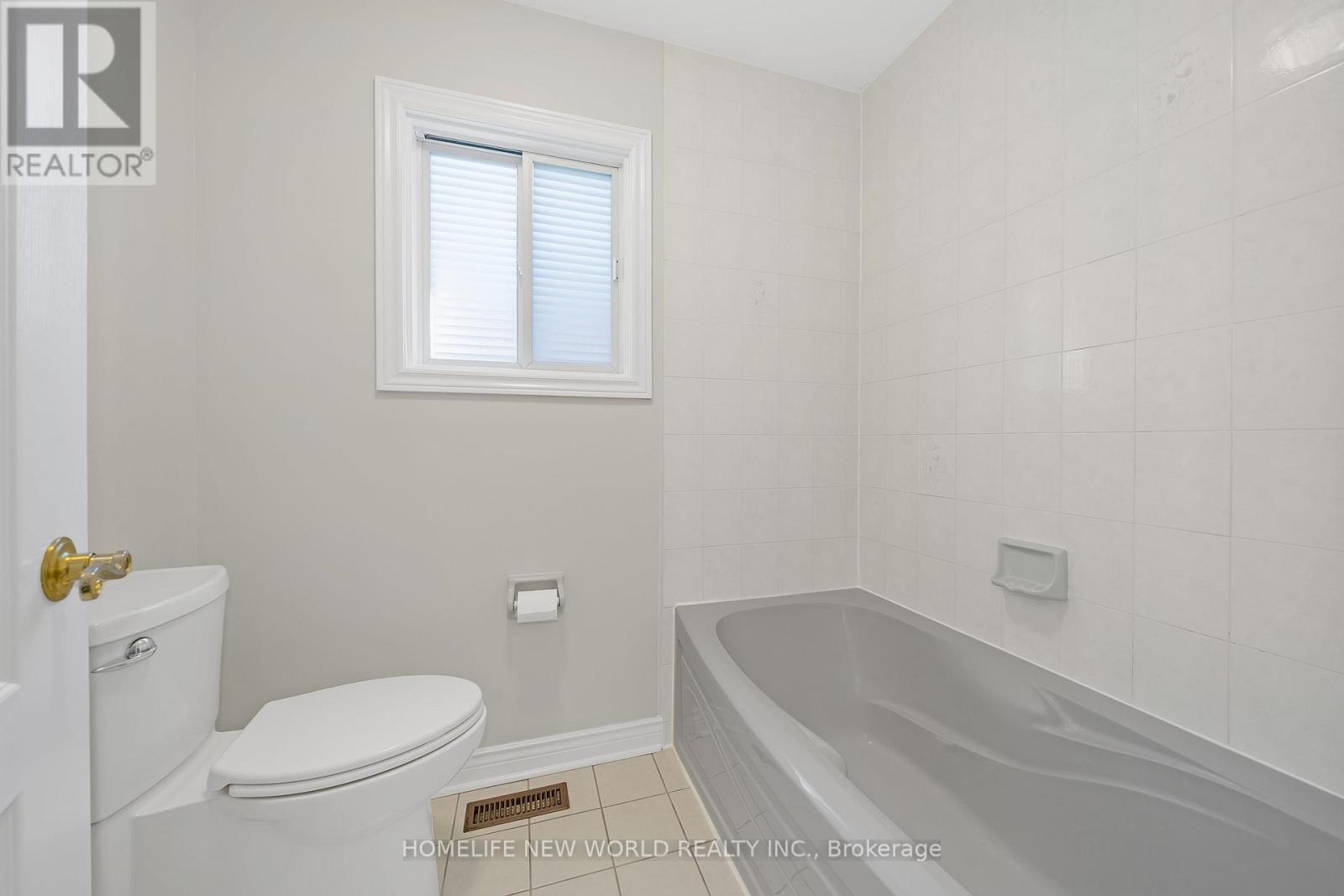99 Clarendon Drive, Richmond Hill, Ontario  L4B 3W5 - Photo 34 - N12457941