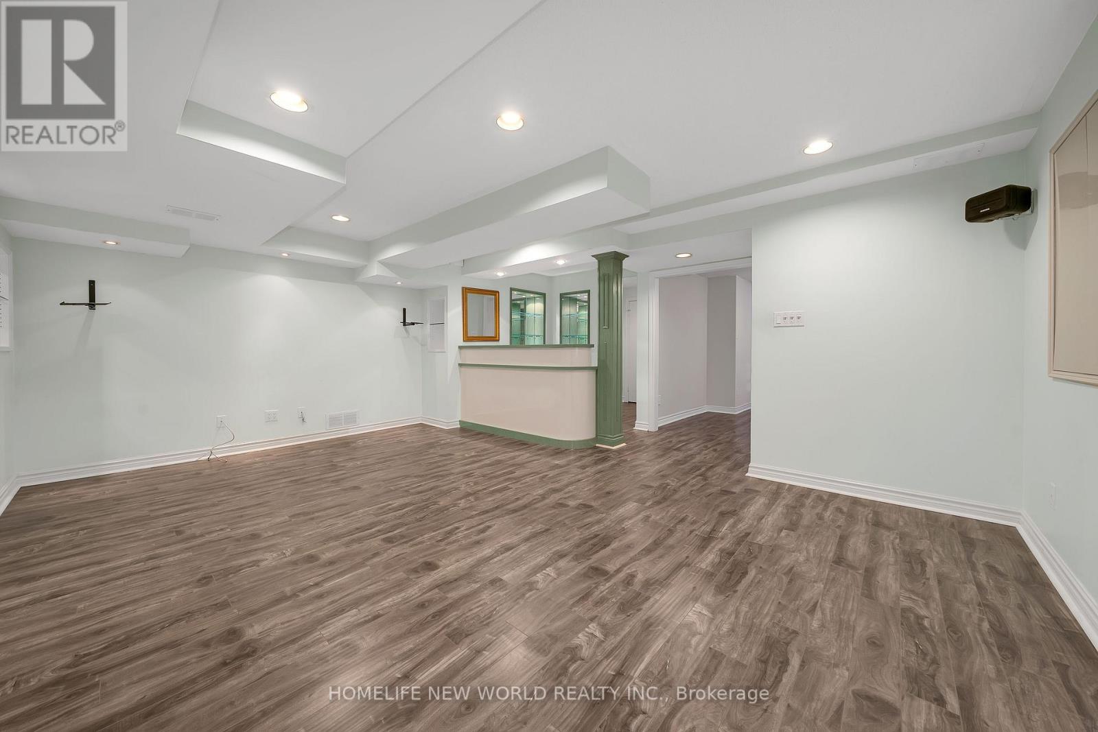 99 Clarendon Drive, Richmond Hill, Ontario  L4B 3W5 - Photo 38 - N12457941