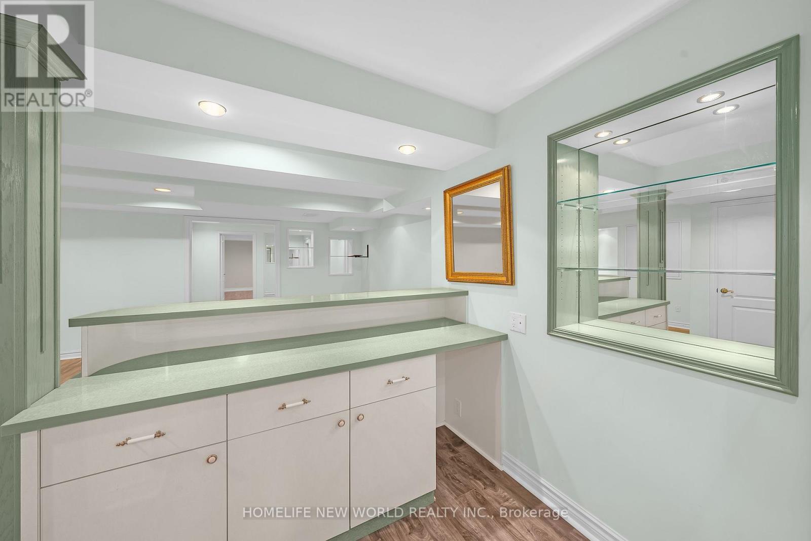 99 Clarendon Drive, Richmond Hill, Ontario  L4B 3W5 - Photo 40 - N12457941