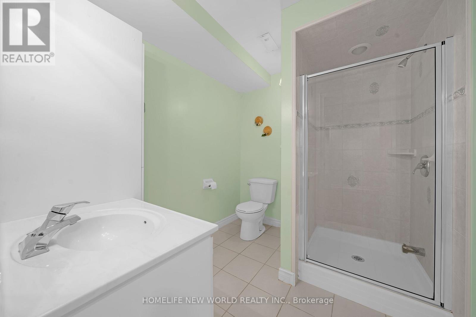 99 Clarendon Drive, Richmond Hill, Ontario  L4B 3W5 - Photo 42 - N12457941