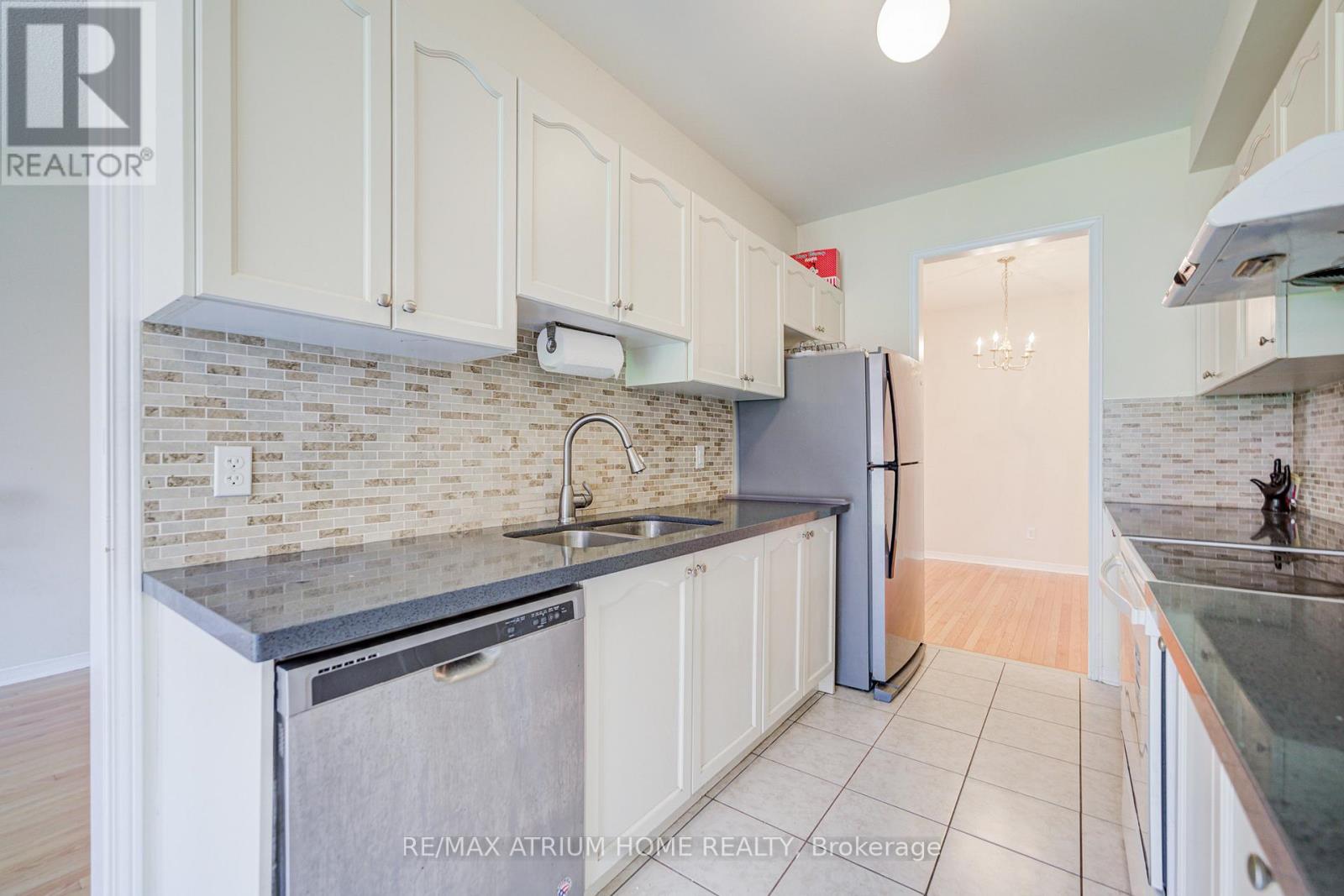 30 London Pride Drive, Richmond Hill, Ontario  L4E 0X2 - Photo 10 - N12457947
