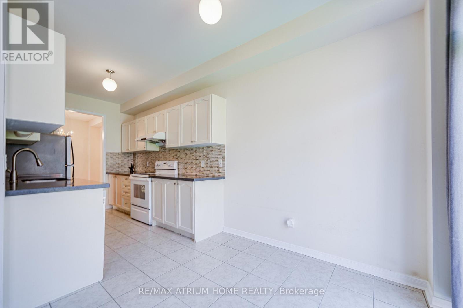 30 London Pride Drive, Richmond Hill, Ontario  L4E 0X2 - Photo 11 - N12457947