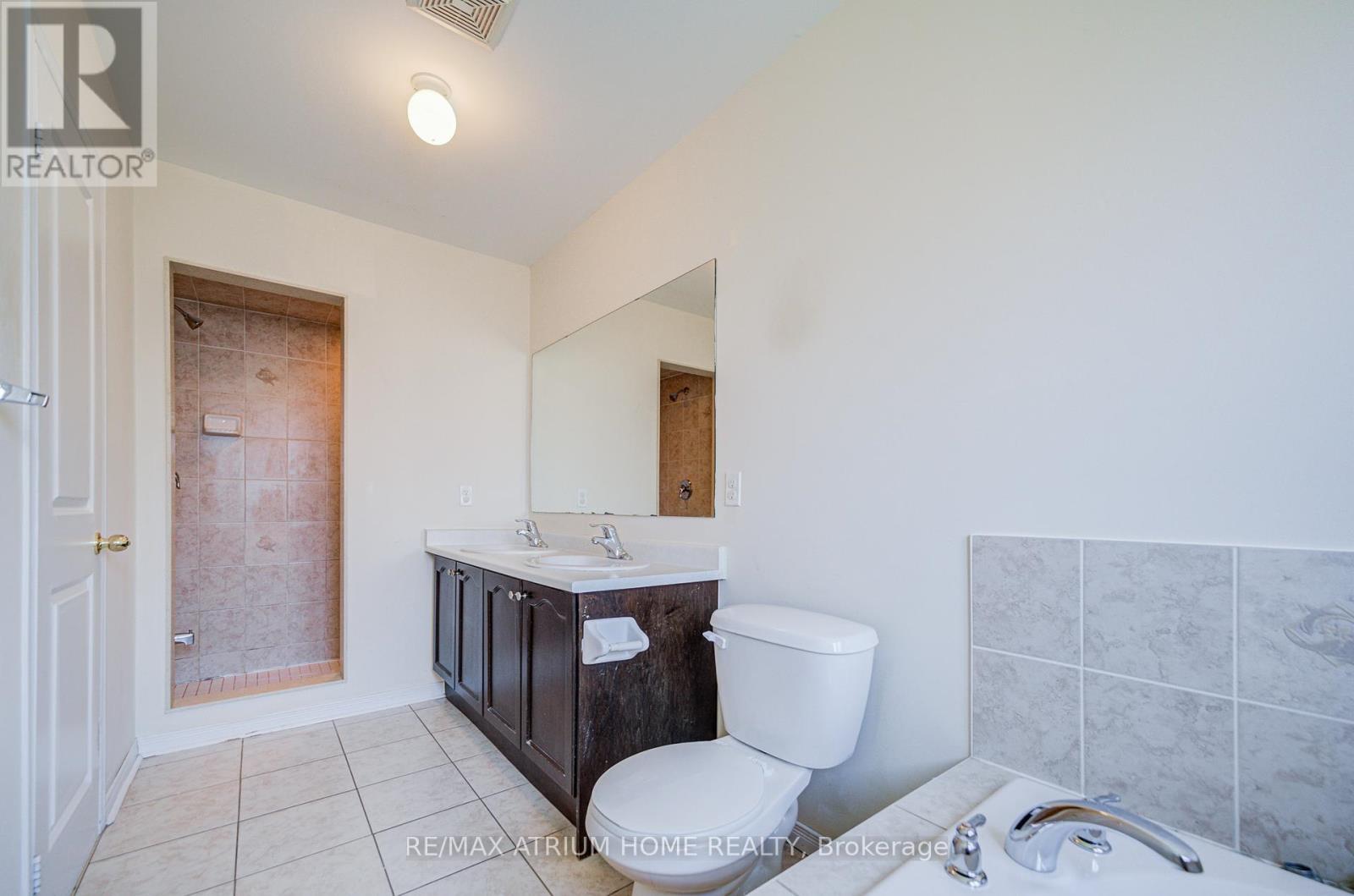 30 London Pride Drive, Richmond Hill, Ontario  L4E 0X2 - Photo 22 - N12457947
