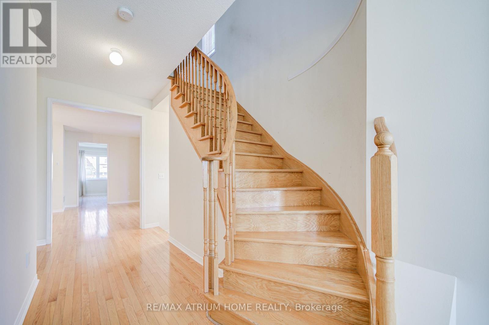 30 London Pride Drive, Richmond Hill, Ontario  L4E 0X2 - Photo 4 - N12457947