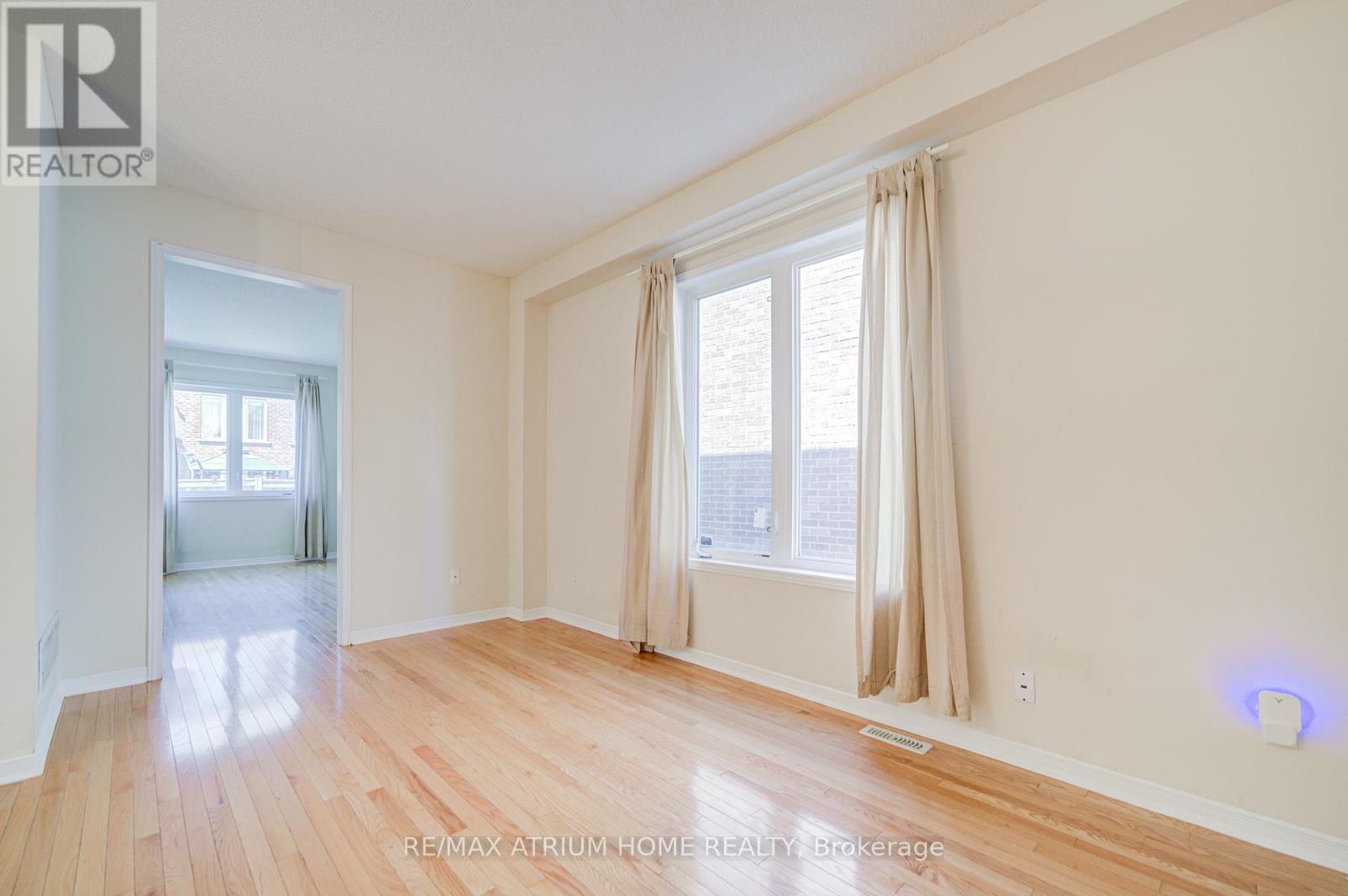30 London Pride Drive, Richmond Hill, Ontario  L4E 0X2 - Photo 5 - N12457947
