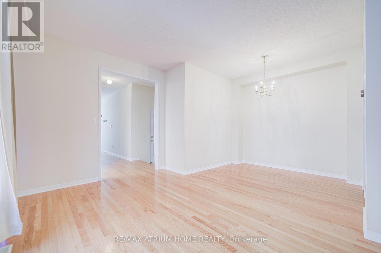 30 London Pride Drive, Richmond Hill, Ontario  L4E 0X2 - Photo 7 - N12457947