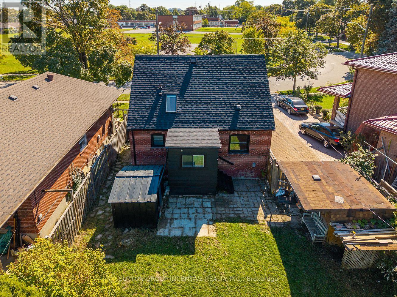 65 Barrhead Crescent, Toronto, Ontario  M9W 3Z8 - Photo 14 - W12457938