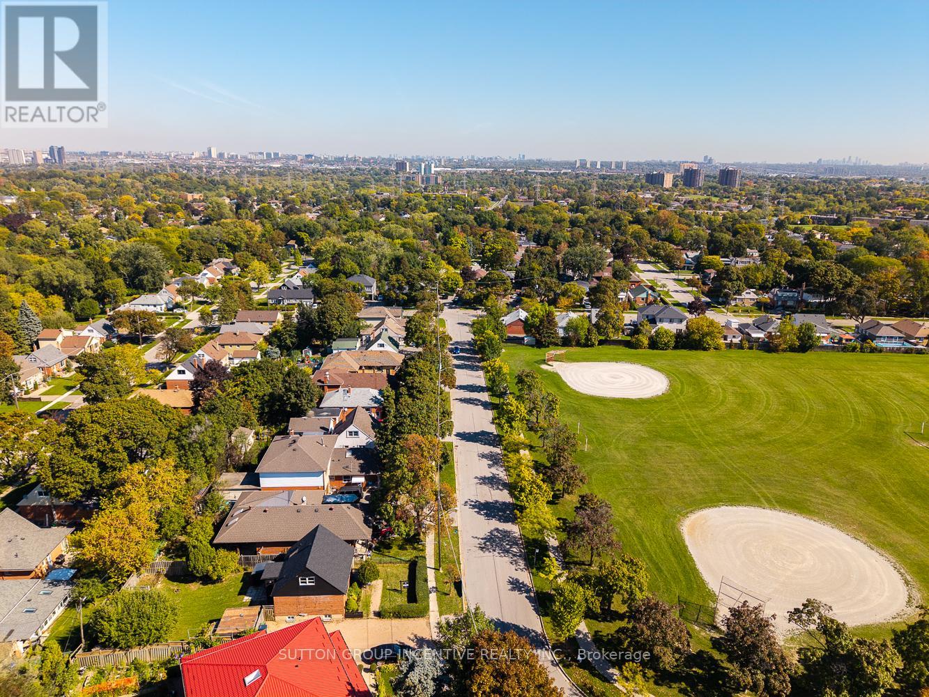 65 Barrhead Crescent, Toronto, Ontario  M9W 3Z8 - Photo 21 - W12457938