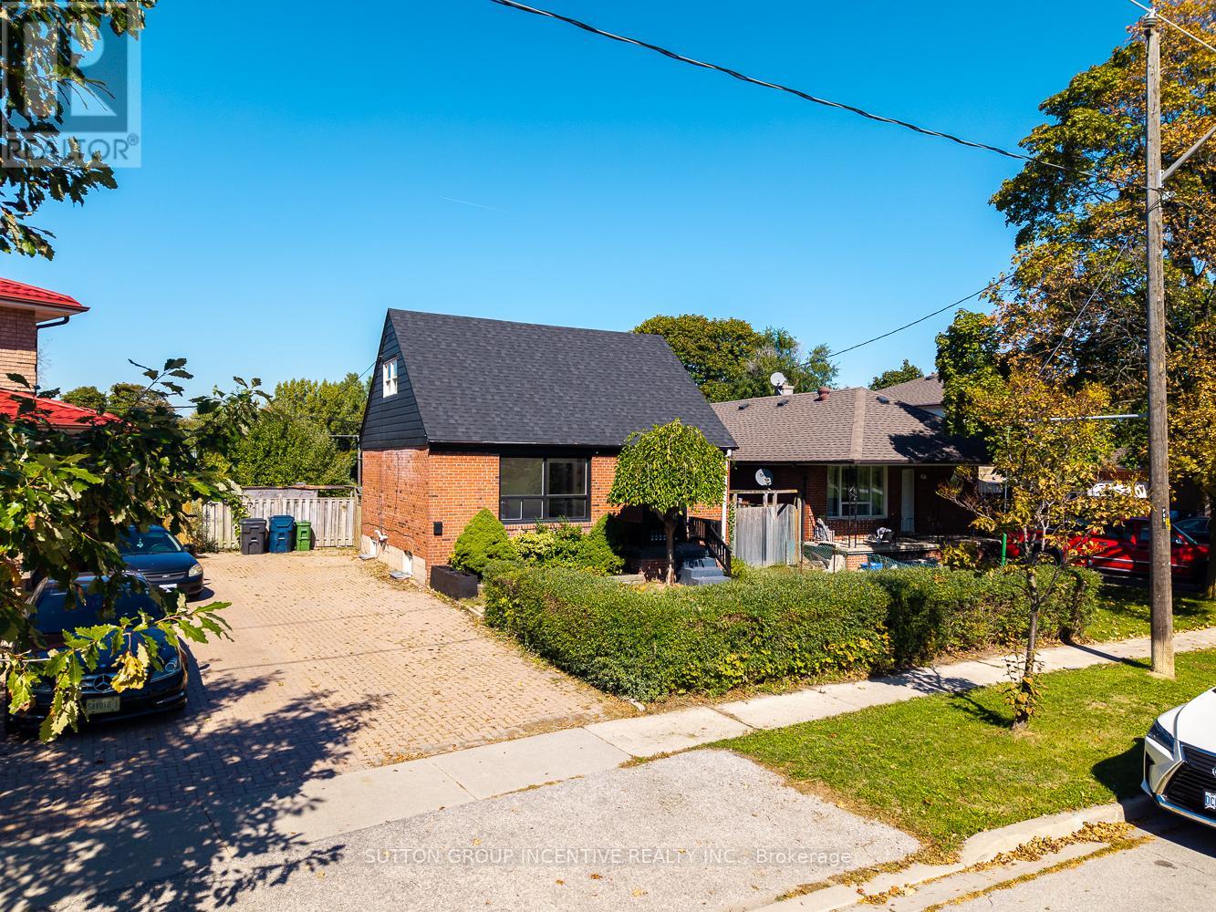 65 Barrhead Crescent, Toronto, Ontario  M9W 3Z8 - Photo 25 - W12457938