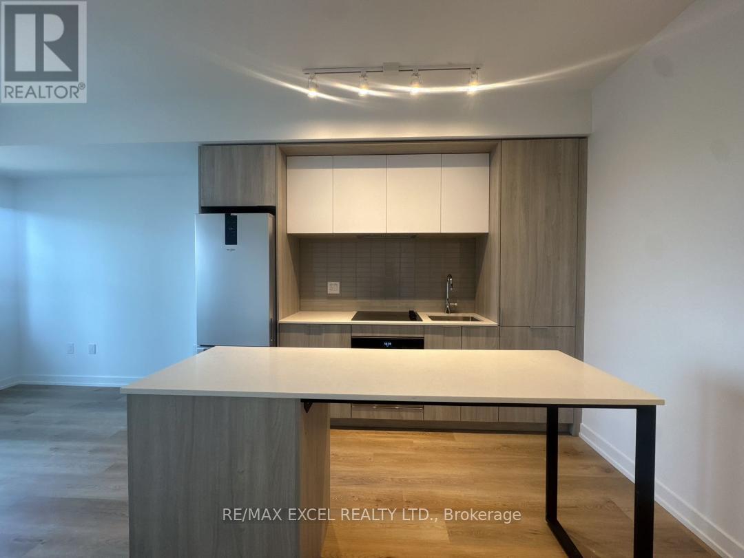 902 - 395 SQUARE ONE DRIVE, Mississauga, Ontario
