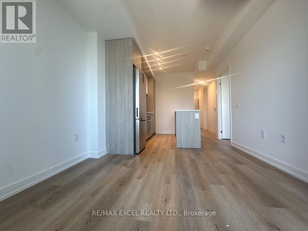 902 - 395 Square One Drive, Mississauga, Ontario  L5B 0P6 - Photo 4 - W12457939