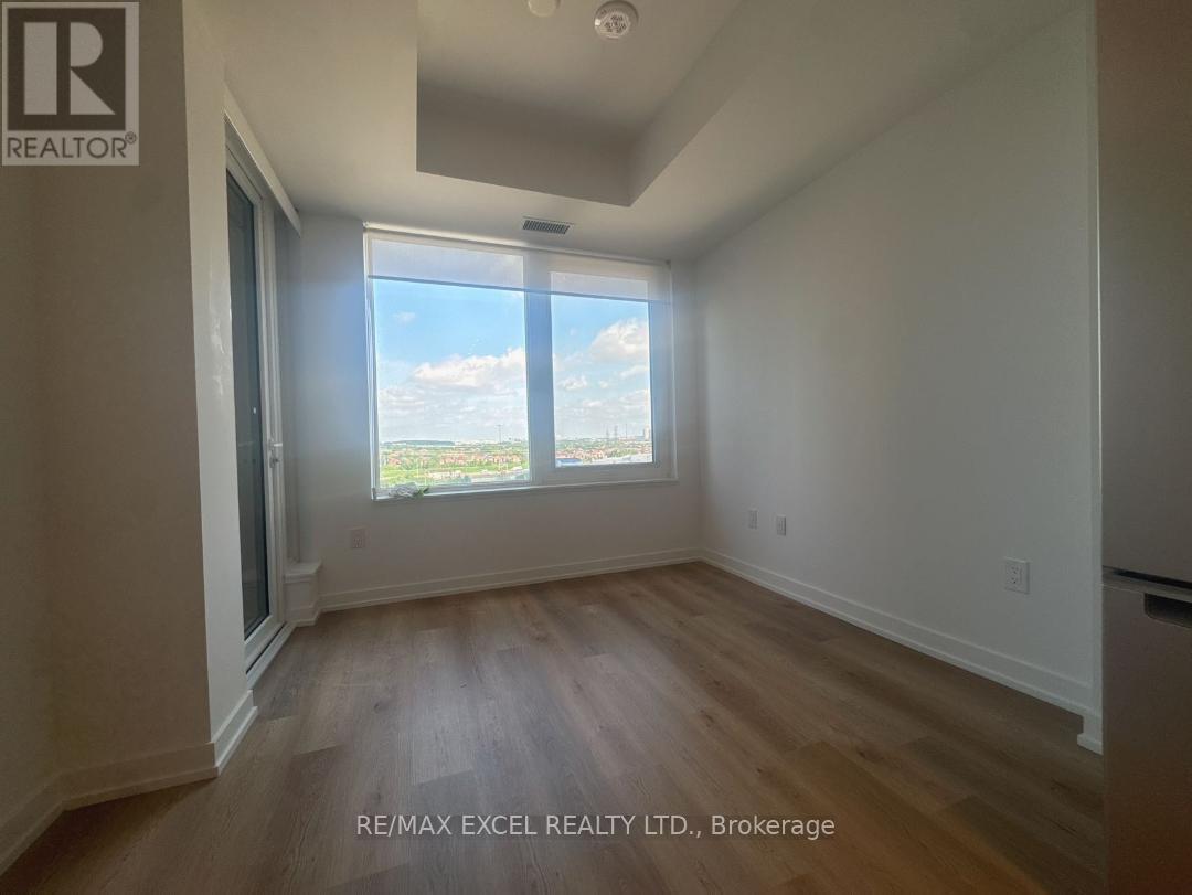902 - 395 Square One Drive, Mississauga, Ontario  L5B 0P6 - Photo 5 - W12457939