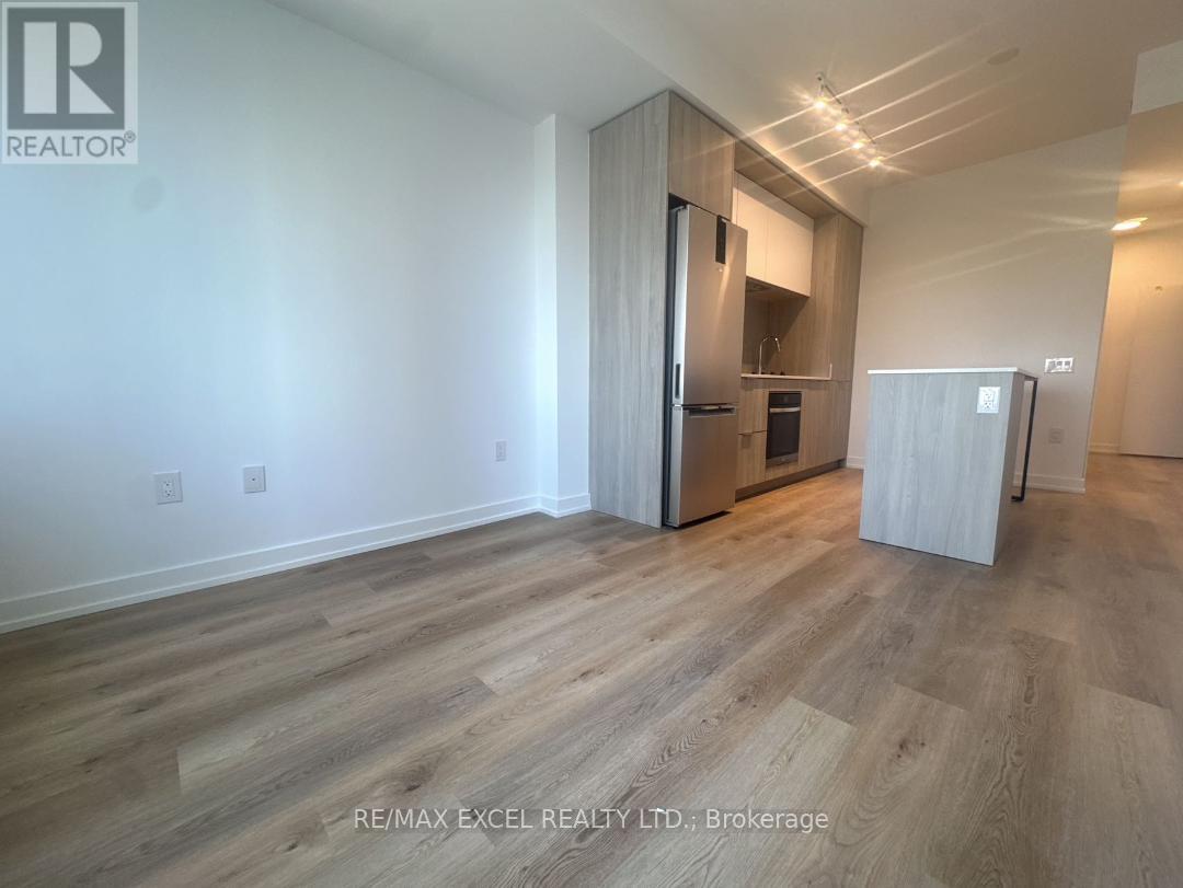 902 - 395 Square One Drive, Mississauga, Ontario  L5B 0P6 - Photo 6 - W12457939