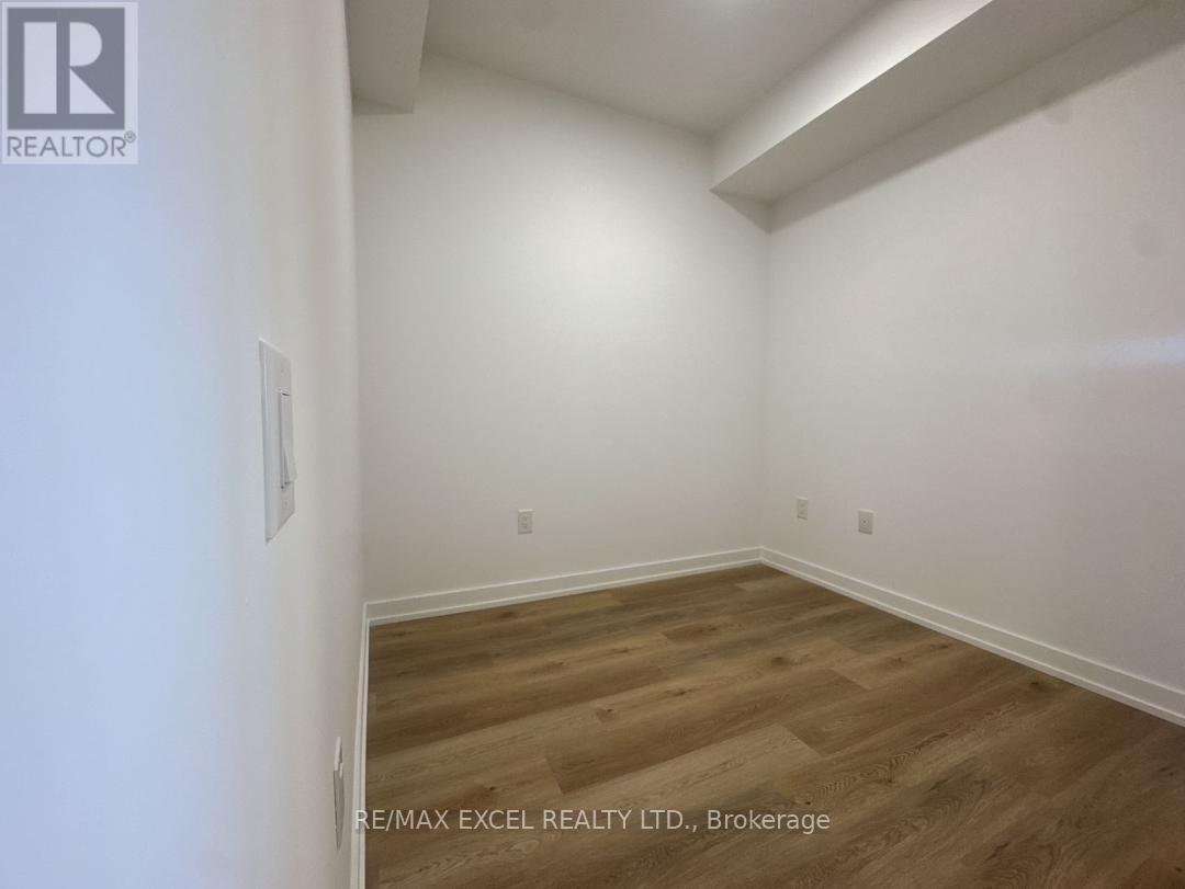 902 - 395 Square One Drive, Mississauga, Ontario  L5B 0P6 - Photo 9 - W12457939