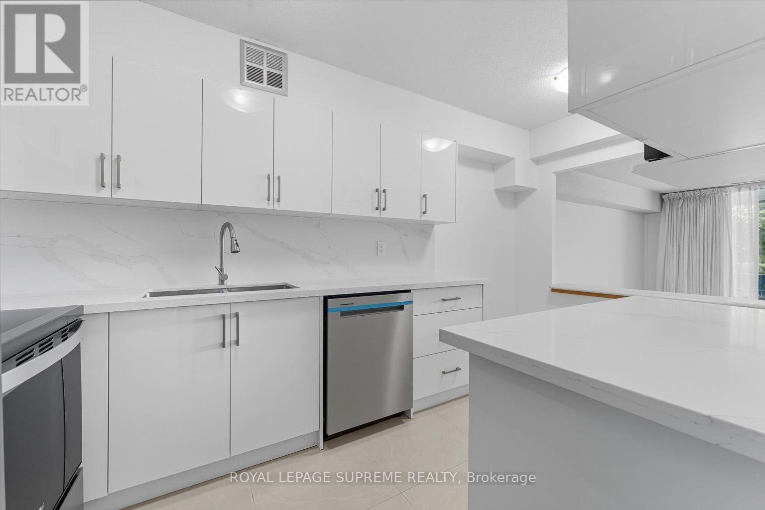 107 - 270 Scarlett Road, Toronto, Ontario  M6N 4X7 - Photo 16 - W12457945