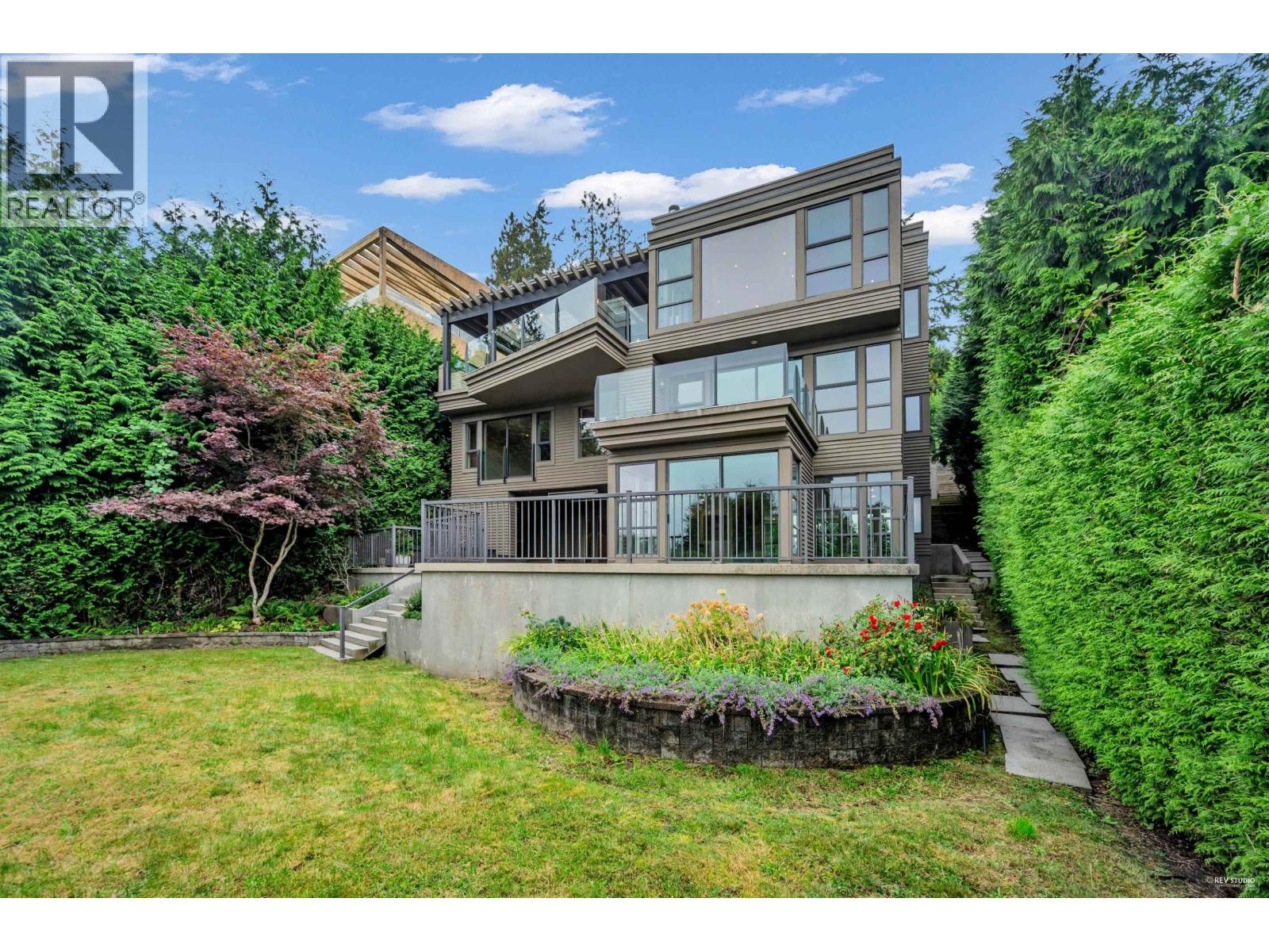 3570 CREERY AVENUE, West Vancouver, British Columbia