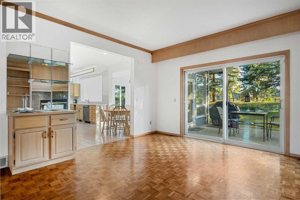 907 Shawnee Drive Sw, Calgary, Alberta  T2Y 2G8 - Photo 6 - A2263758