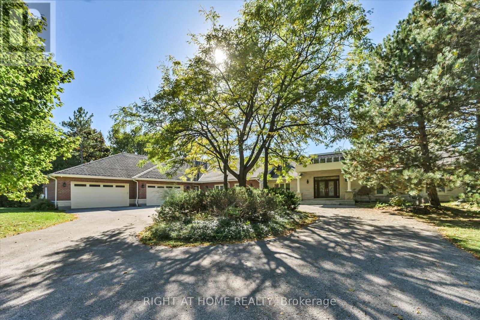 18 Mccowan Lane, Whitchurch-Stouffville, Ontario  L4A 4C1 - Photo 2 - N12414130