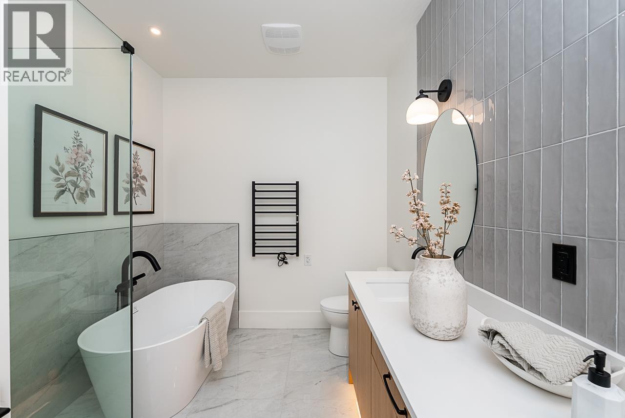 A 646 Girard Avenue, Coquitlam, British Columbia  V3K 1S8 - Photo 13 - R3057591
