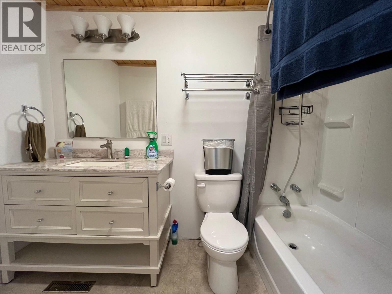 9201 Canyon Drive, Hudsons Hope, British Columbia  V0C 1V0 - Photo 8 - R3057145