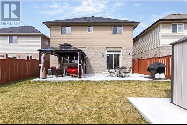 79 Davinci Boulevard, Hamilton, Ontario  L9B 0C4 - Photo 12 - X12457949