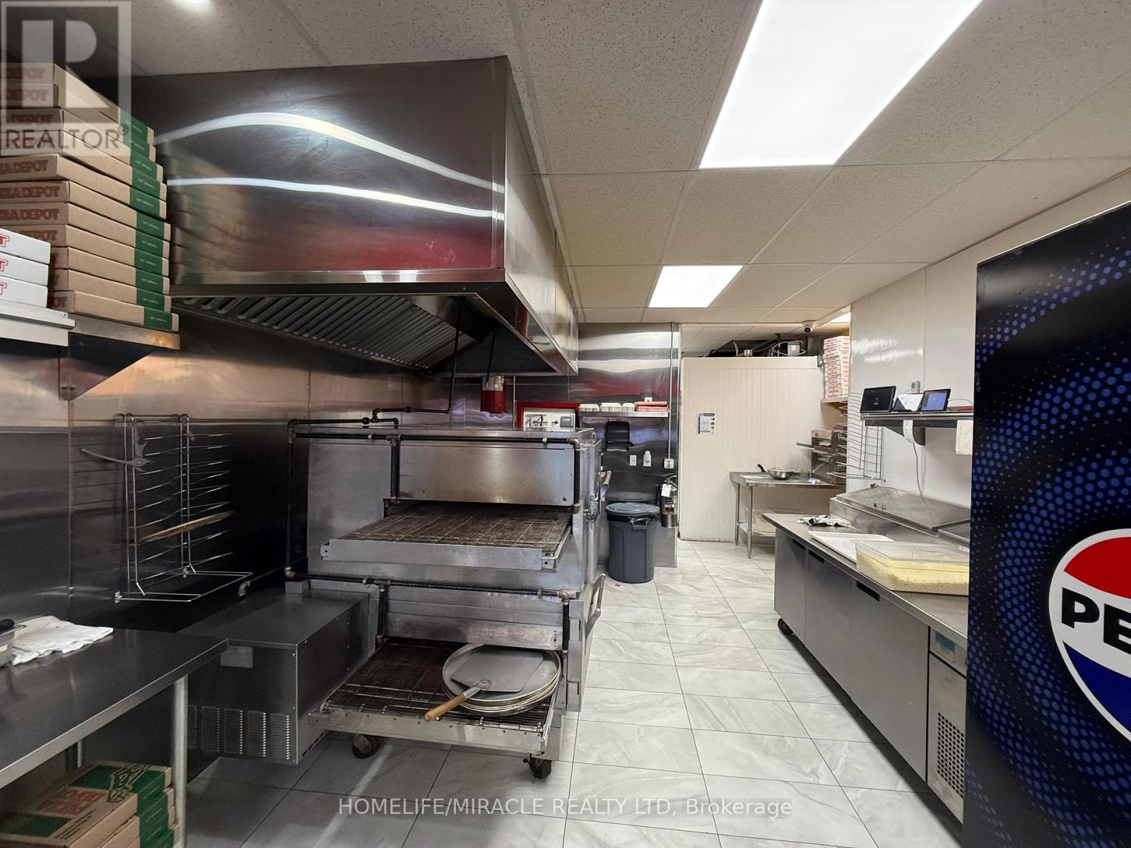 1016 King Street E, Hamilton, Ontario  L8M 1C8 - Photo 6 - X12457950