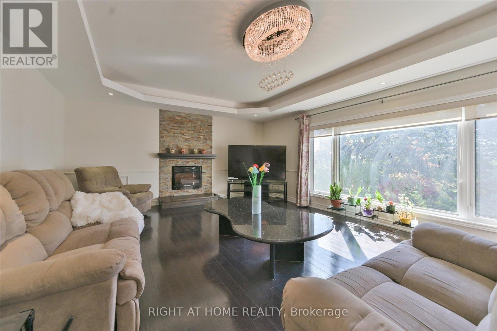 18 Mccowan Lane, Whitchurch-Stouffville, Ontario  L4A 4C1 - Photo 16 - N12414130
