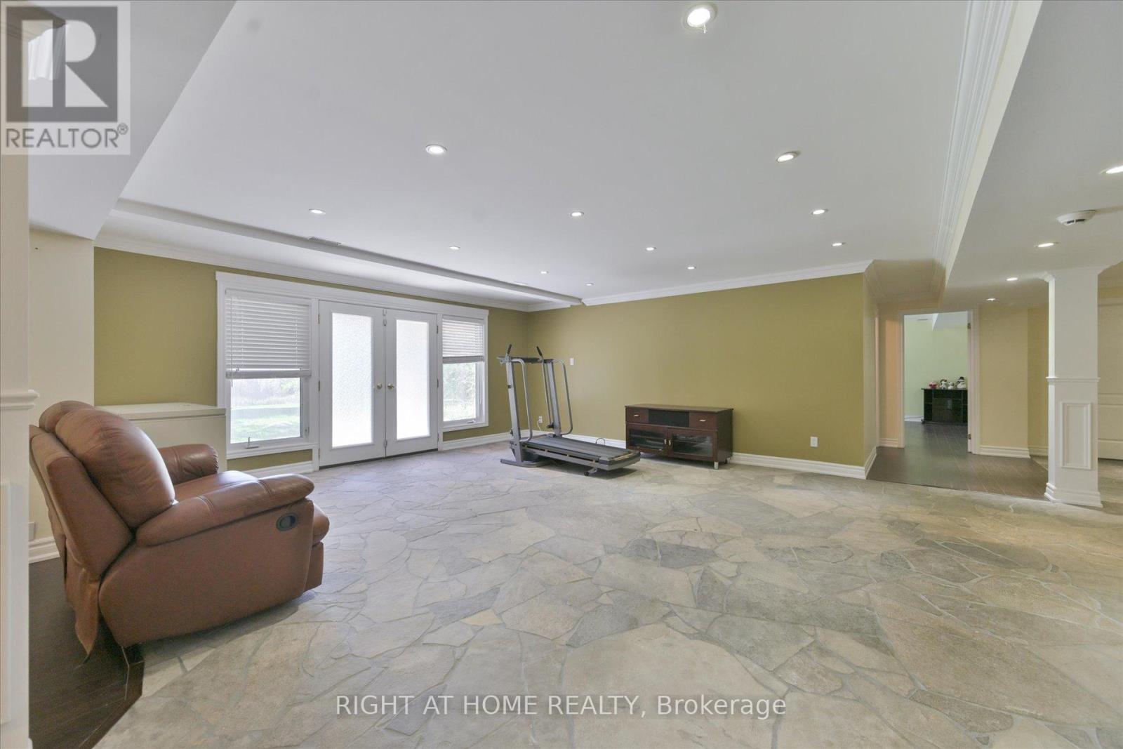 18 Mccowan Lane, Whitchurch-Stouffville, Ontario  L4A 4C1 - Photo 37 - N12414130