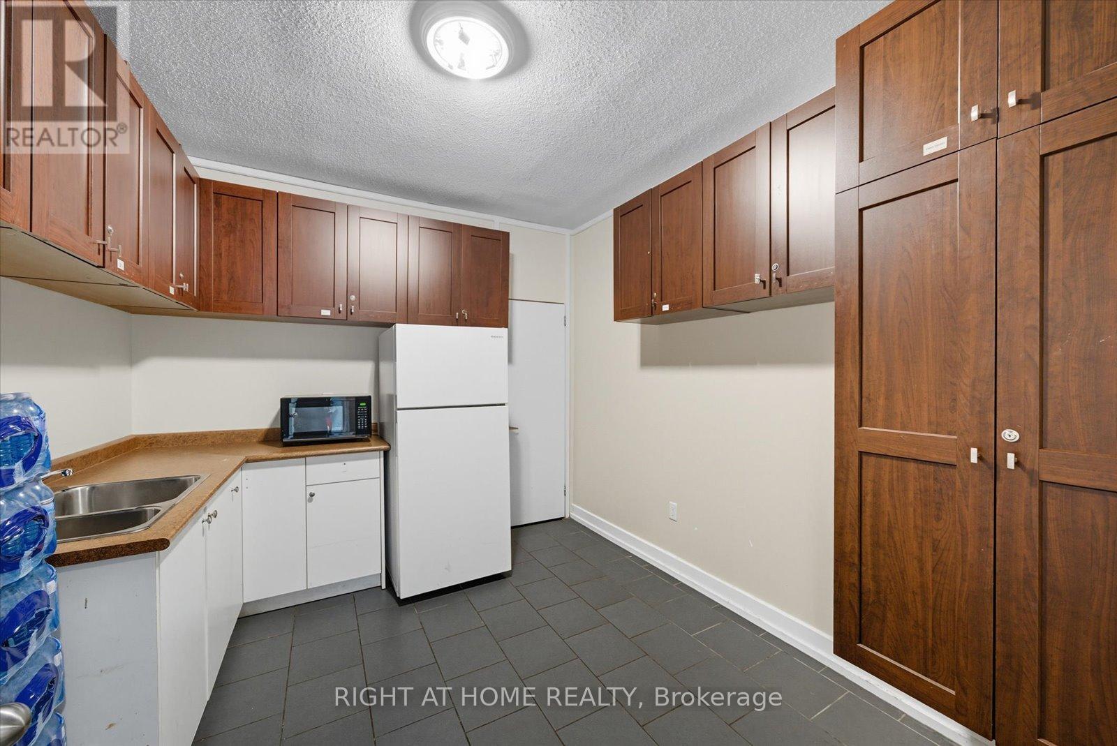 30-32 Progress Avenue, Toronto, Ontario  M1P 2Y4 - Photo 13 - E12457956