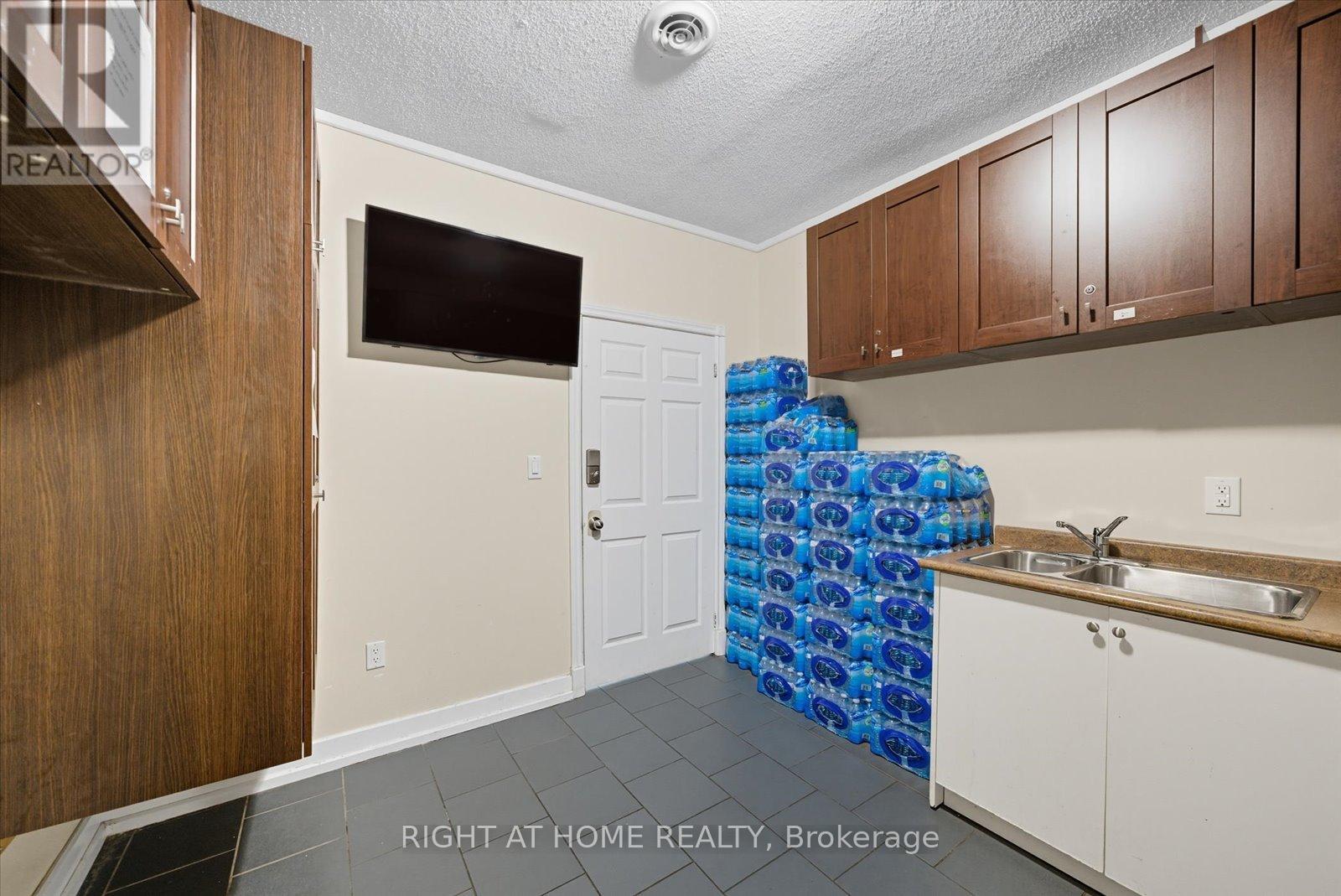 30-32 Progress Avenue, Toronto, Ontario  M1P 2Y4 - Photo 14 - E12457956
