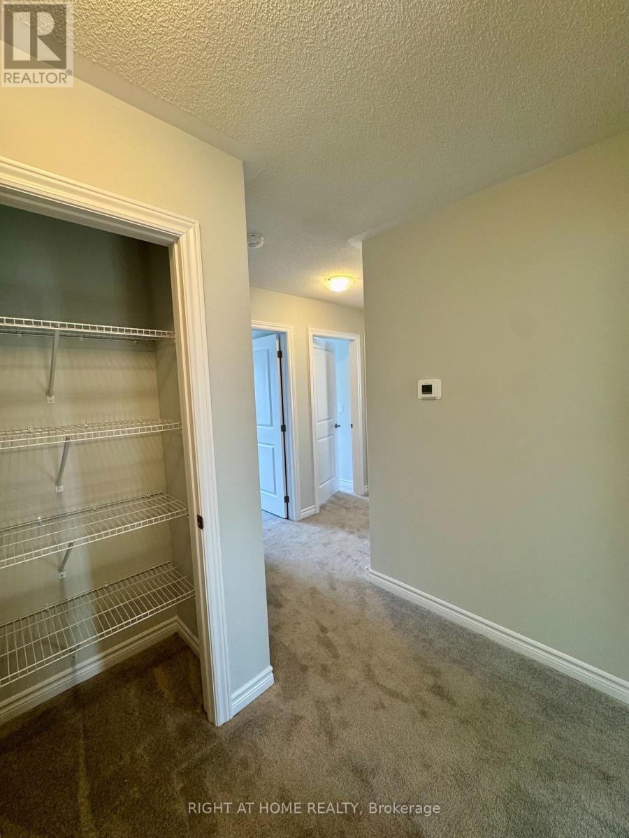 1020 Dyas Avenue, Oshawa, Ontario  L1H 8L7 - Photo 12 - E12457959