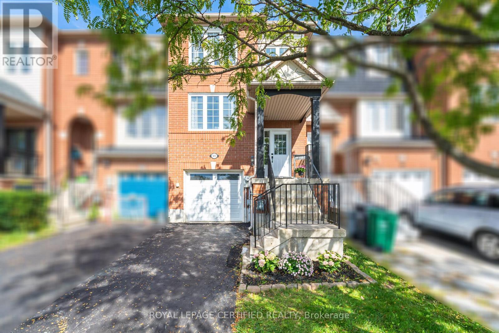 123 Dunlop Court, Brampton, Ontario  L6X 5A6 - Photo 2 - W12457964