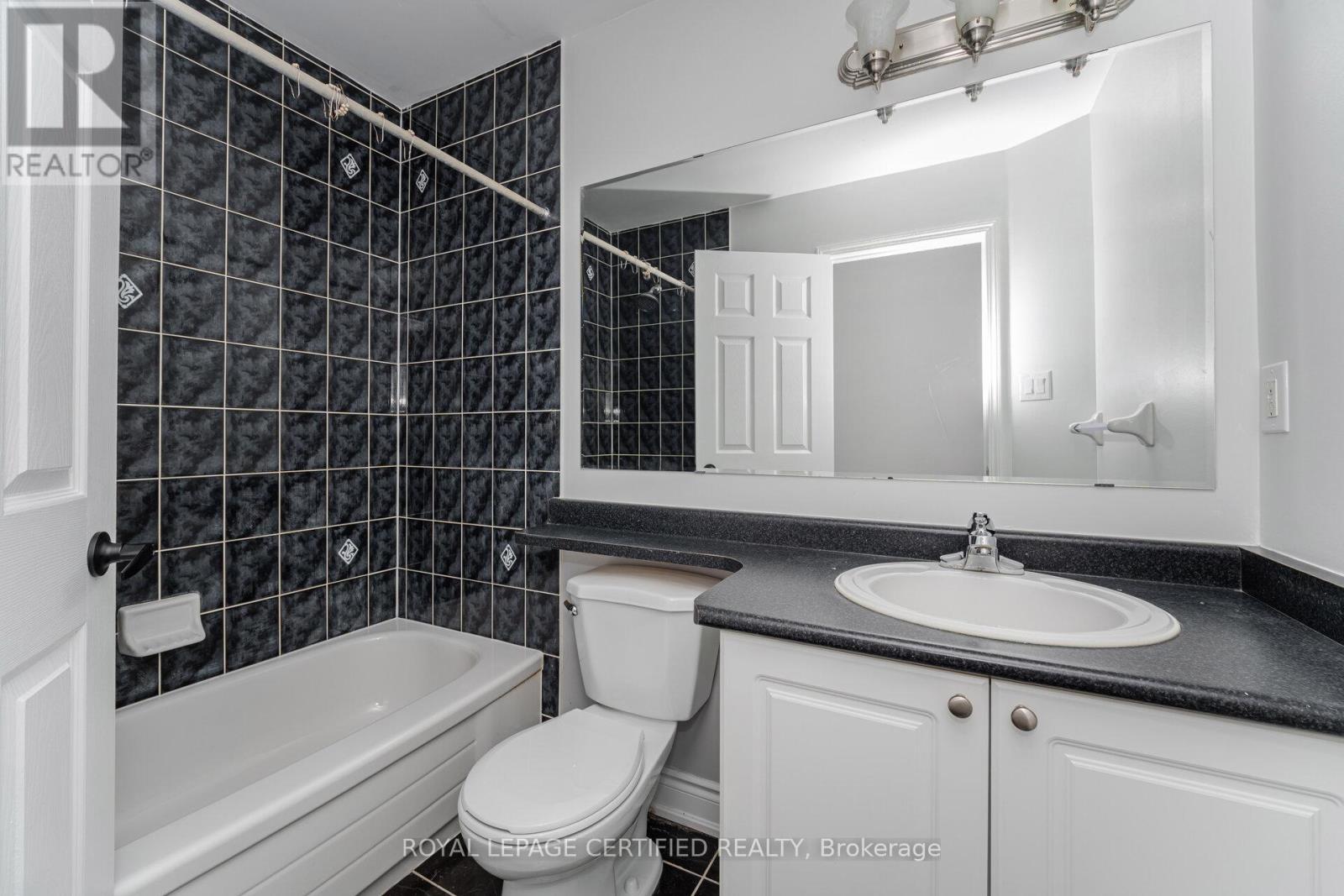 123 Dunlop Court, Brampton, Ontario  L6X 5A6 - Photo 32 - W12457964