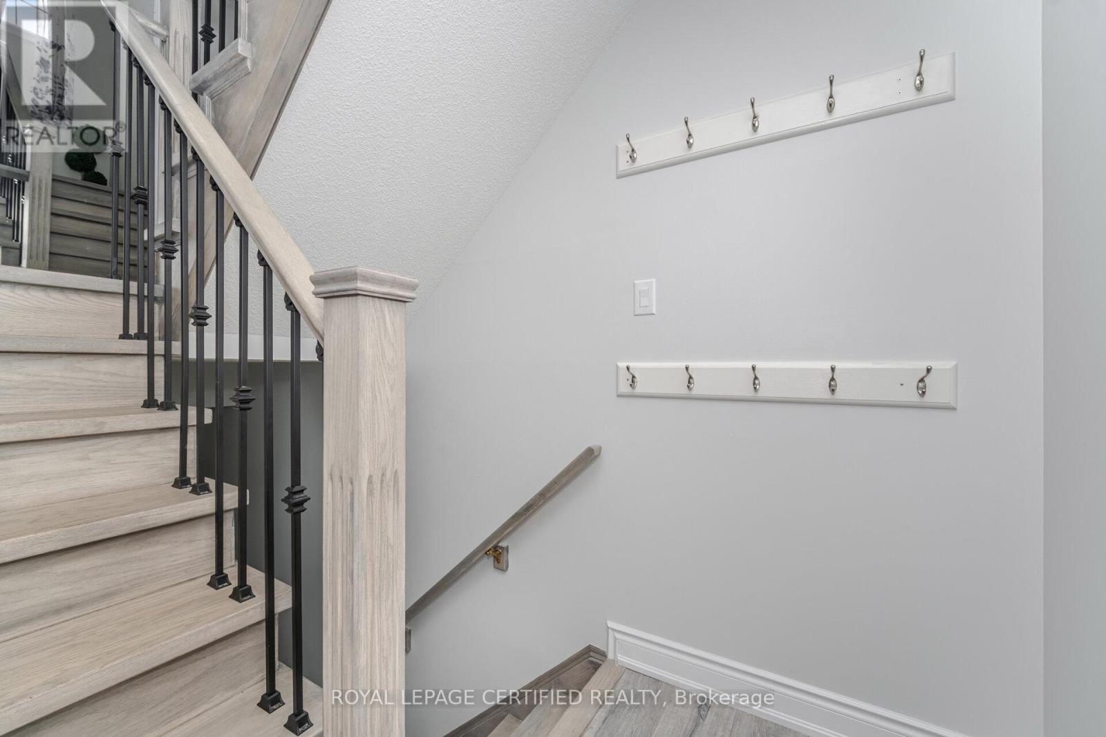 123 Dunlop Court, Brampton, Ontario  L6X 5A6 - Photo 33 - W12457964