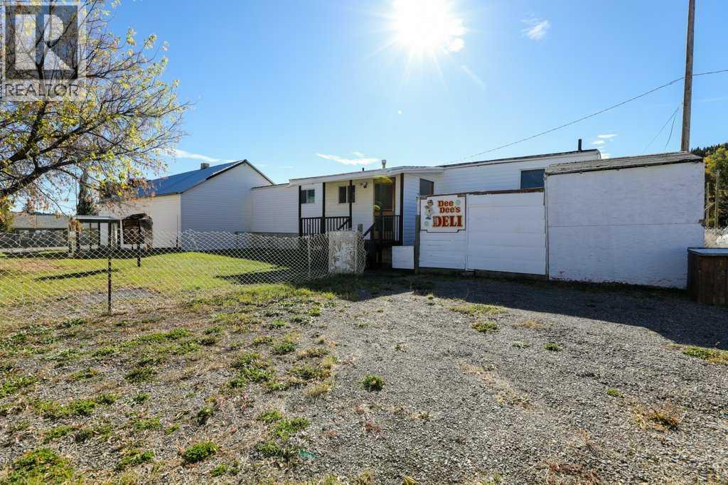 22720/22718 8 Avenue, Hillcrest, Alberta  T0K 1E0 - Photo 2 - A2263936
