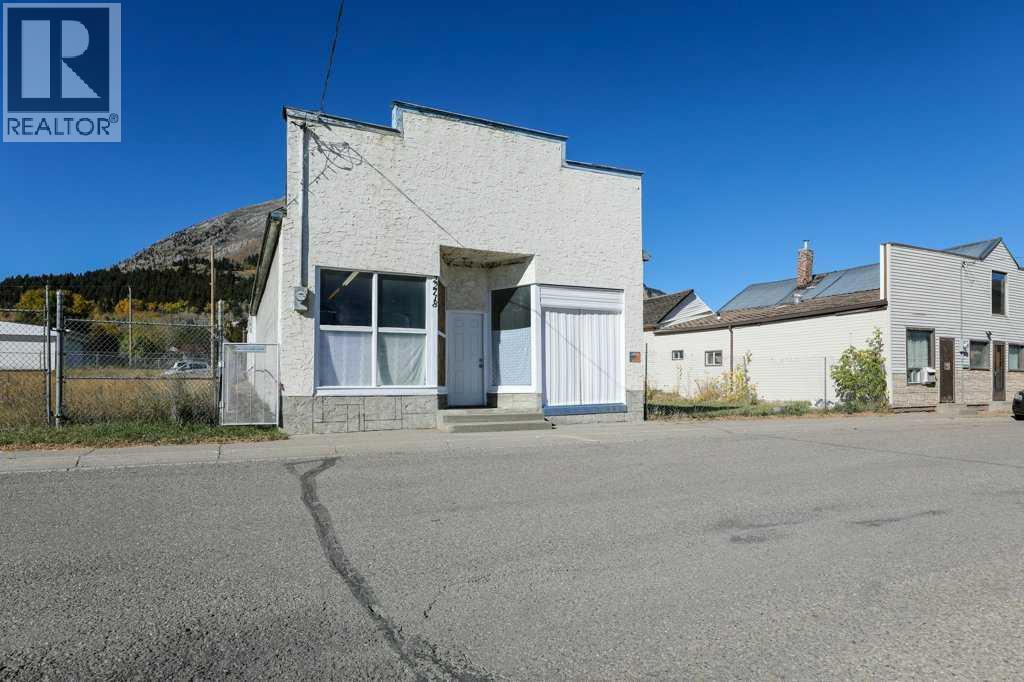 22720/22718 8 Avenue, Hillcrest, Alberta  T0K 1E0 - Photo 3 - A2263936