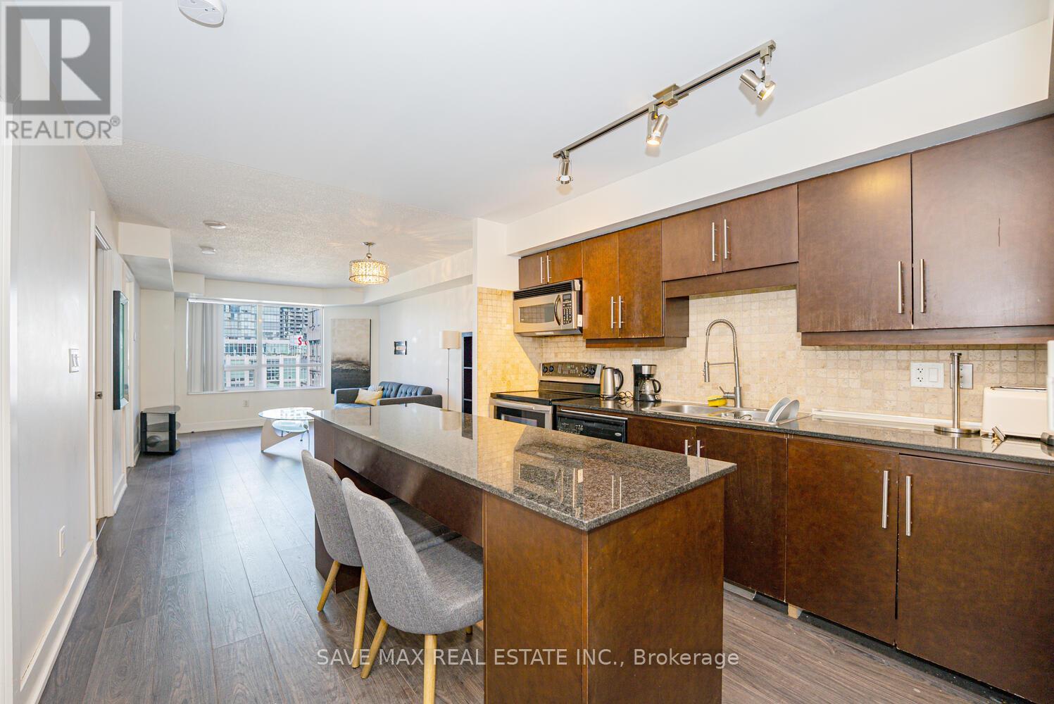 2021 - 20 Blue Jays Way, Toronto, Ontario  M5V 3W6 - Photo 10 - C12457976