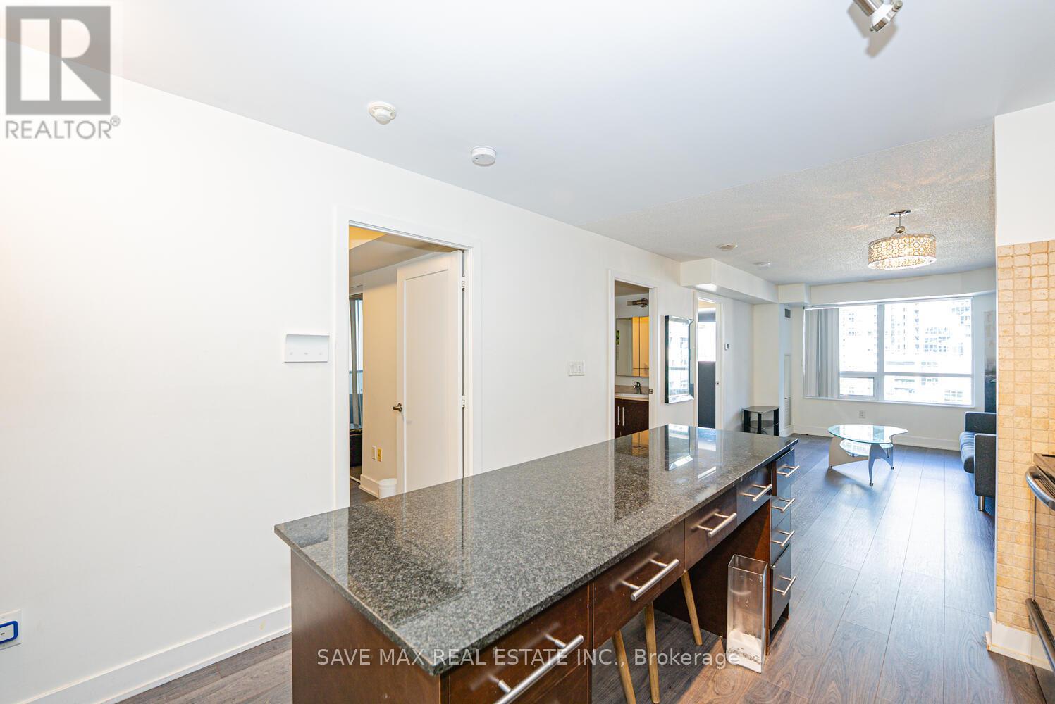 2021 - 20 Blue Jays Way, Toronto, Ontario  M5V 3W6 - Photo 11 - C12457976