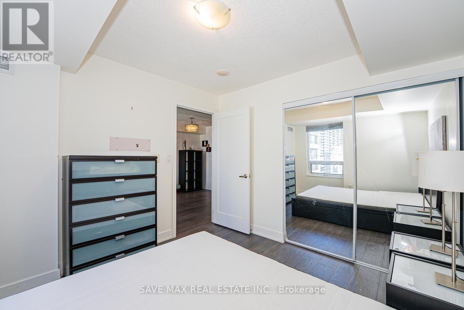 2021 - 20 Blue Jays Way, Toronto, Ontario  M5V 3W6 - Photo 19 - C12457976